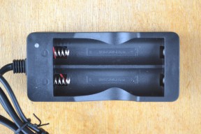 Купить Зарядное устройство для Li-Ion аккумуляторов 2х18650 detaluhi.ho.ua Интернет магазин в Каменец-Подольском, устройства, радиодетали, интсрументы.