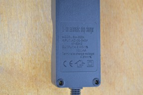 Купить Зарядное устройство для Li-Ion аккумуляторов 2х18650 detaluhi.ho.ua Интернет магазин в Каменец-Подольском, устройства, радиодетали, интсрументы.