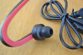 Купить Bluetooth наушники BS19 с микрофоном - красные detaluhi.ho.ua Интернет магазин в Каменец-Подольском, устройства, радиодетали, интсрументы.