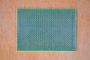 Купить Двухсторонняя макетная плата 5х7 см detaluhi.ho.ua Интернет магазин в Каменец-Подольском, устройства, радиодетали, интсрументы.