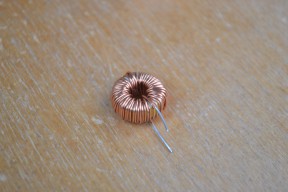 Купить Тороидальная катушка дроссель индуктивности 220 UH 3 А detaluhi.ho.ua Интернет магазин в Каменец-Подольском, устройства, радиодетали, интсрументы.