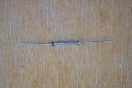 Купить Геркон, обычно открытый - 2х14 detaluhi.ho.ua Интернет магазин в Каменец-Подольском, устройства, радиодетали, интсрументы.