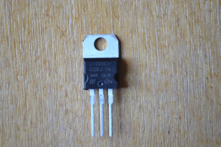 Купить Стабилизатор L7805CV detaluhi.ho.ua Интернет магазин в Каменец-Подольском, устройства, радиодетали, интсрументы.