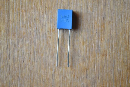 Купить Пленочные конденсаторы 1 мкФ 63 В detaluhi.ho.ua Интернет магазин в Каменец-Подольском, устройства, радиодетали, интсрументы.