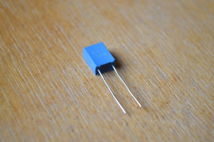 Купить Пленочные конденсаторы 1 мкФ 63 В detaluhi.ho.ua Интернет магазин в Каменец-Подольском, устройства, радиодетали, интсрументы.