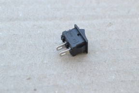 Купить Кнопочный переключатель G130 2-Pin 3 A 250 В detaluhi.ho.ua Интернет магазин в Каменец-Подольском, устройства, радиодетали, интсрументы.