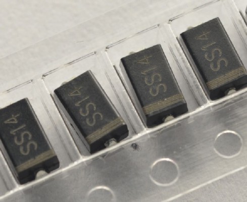 Купить SMD диоды 1N5819 (SS14) detaluhi.ho.ua Интернет магазин в Каменец-Подольском, устройства, радиодетали, интсрументы.