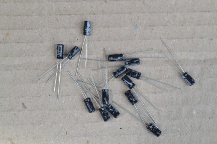 Купить Электролитические конденсаторы 1 мкф x 50 В - 7x4 мм 105 °C detaluhi.ho.ua Интернет магазин в Каменец-Подольском, устройства, радиодетали, интсрументы.