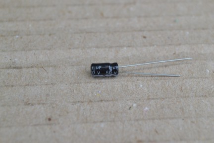 Купить Электролитические конденсаторы 1 мкф x 50 В - 7x4 мм 105 °C detaluhi.ho.ua Интернет магазин в Каменец-Подольском, устройства, радиодетали, интсрументы.