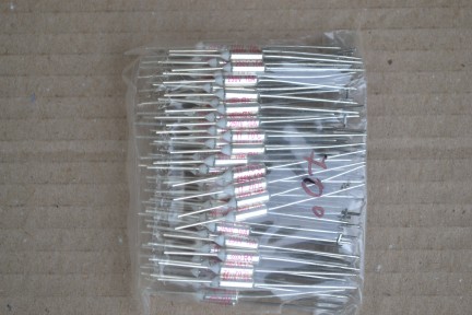 Купить Термопредохранители RY-70 detaluhi.ho.ua Интернет магазин в Каменец-Подольском, устройства, радиодетали, интсрументы.