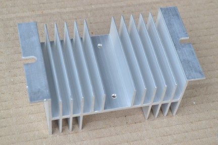 Купить Алюминиевый радиатор для однофазного твердотельного реле SSR - 125х71х50 мм detaluhi.ho.ua Интернет магазин в Каменец-Подольском, устройства, радиодетали, интсрументы.