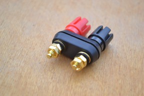 Купить Двойной разъем типа банан 4 мм мама (с выемками) detaluhi.ho.ua Интернет магазин в Каменец-Подольском, устройства, радиодетали, интсрументы.