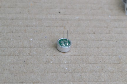 Купить Микрофонная капсула для электретного микрофона, диаметр - 9.5 мм, высота - 4.5 мм detaluhi.ho.ua Интернет магазин в Каменец-Подольском, устройства, радиодетали, интсрументы.