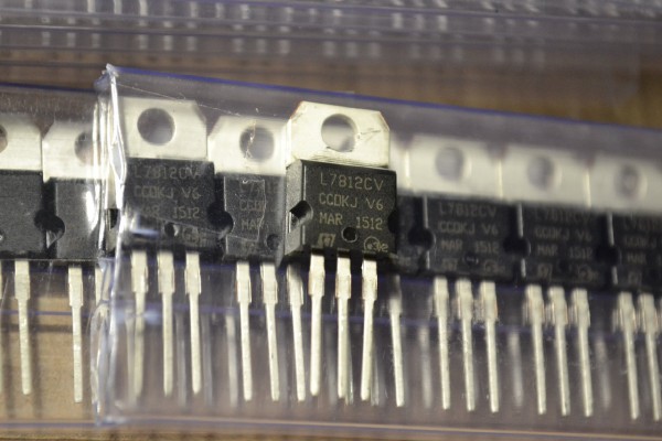 Купить Стабилизатор L7812 detaluhi.ho.ua Интернет магазин в Каменец-Подольском, устройства, радиодетали, интсрументы.