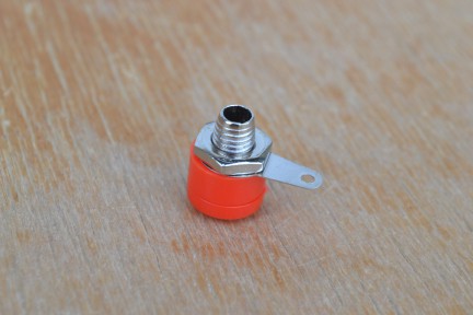 Купить Разъем мама 4 мм - красный detaluhi.ho.ua Интернет магазин в Каменец-Подольском, устройства, радиодетали, интсрументы.