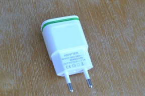 Купить Зарядное устройство от 2xUSB порта 5В 2А - белый detaluhi.ho.ua Интернет магазин в Каменец-Подольском, устройства, радиодетали, интсрументы.