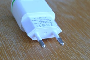 Купить Зарядное устройство от 2xUSB порта 5В 2А - белый detaluhi.ho.ua Интернет магазин в Каменец-Подольском, устройства, радиодетали, интсрументы.