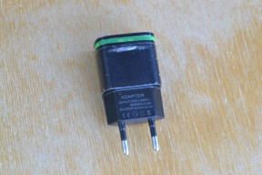 Купить Зарядное устройство от 2xUSB порта 5В 2А - черный detaluhi.ho.ua Интернет магазин в Каменец-Подольском, устройства, радиодетали, интсрументы.