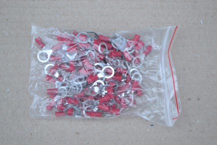 Купить Кабельный наконечник кольцевой с изоляцией RV1.25-8 - красный detaluhi.ho.ua Интернет магазин в Каменец-Подольском, устройства, радиодетали, интсрументы.