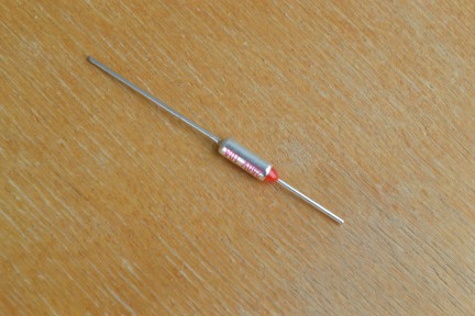 Купить Термопредохранители RY-140 detaluhi.ho.ua Интернет магазин в Каменец-Подольском, устройства, радиодетали, интсрументы.