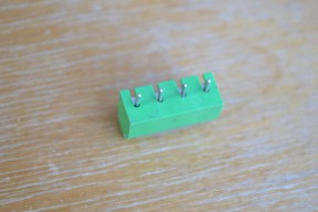 Купить Контактная клеммная колодка на 4 контакта detaluhi.ho.ua Интернет магазин в Каменец-Подольском, устройства, радиодетали, интсрументы.