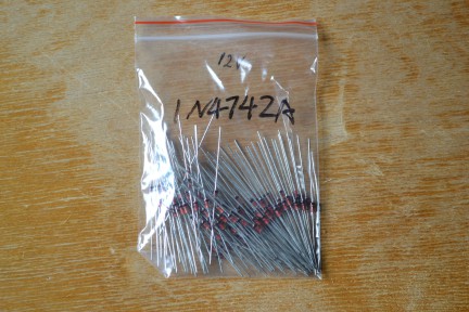Купить Стабилитроны 1N4742-12 В detaluhi.ho.ua Интернет магазин в Каменец-Подольском, устройства, радиодетали, интсрументы.
