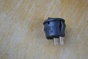 Купить Сетевой включатель 250 В 3 А черный detaluhi.ho.ua Интернет магазин в Каменец-Подольском, устройства, радиодетали, интсрументы.