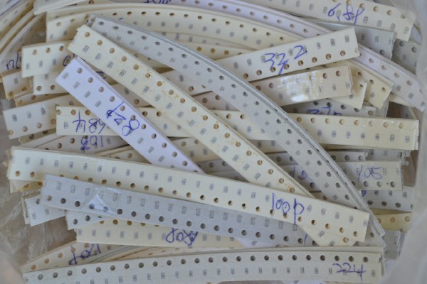 Купить SMD конденсаторы 0603 набор 2600 шт 1pF ~ 1 uF, 52 значения detaluhi.ho.ua Интернет магазин в Каменец-Подольском, устройства, радиодетали, интсрументы.