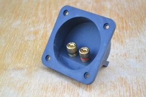 Купить Порт ввода АС с винтовыми зажимами detaluhi.ho.ua Интернет магазин в Каменец-Подольском, устройства, радиодетали, интсрументы.