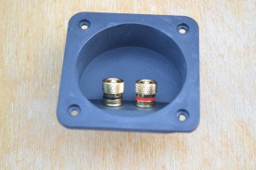 Купить Порт ввода АС с винтовыми зажимами detaluhi.ho.ua Интернет магазин в Каменец-Подольском, устройства, радиодетали, интсрументы.