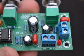 Купить Фильтр низких частот 22-300 Гц для сабвуфера 12 В - SFT-B200 detaluhi.ho.ua Интернет магазин в Каменец-Подольском, устройства, радиодетали, интсрументы.