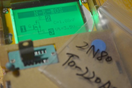 Купить Транзисторы 2N80 БУ (близкий к оригиналу) detaluhi.ho.ua Интернет магазин в Каменец-Подольском, устройства, радиодетали, интсрументы.