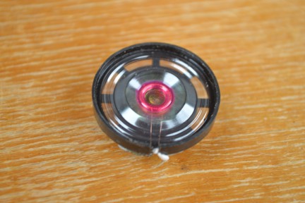 Купить Динамик маленького размера, диаметр 27 мм 0.25 Вт 8 Ом detaluhi.ho.ua Интернет магазин в Каменец-Подольском, устройства, радиодетали, интсрументы.