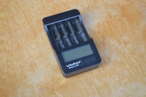 Купить Зарядное устройство LiitoKala Lii-400 detaluhi.ho.ua Интернет магазин в Каменец-Подольском, устройства, радиодетали, интсрументы.