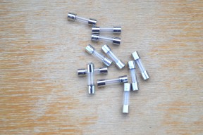 Купить Стеклянный предохранитель 0.2 А, 250 В detaluhi.ho.ua Интернет магазин в Каменец-Подольском, устройства, радиодетали, интсрументы.