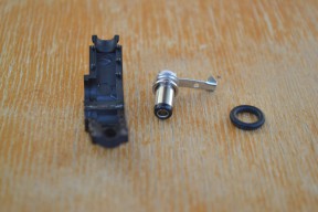 Купить Разборный штекер, 90 градусов 5.5х2.5 мм detaluhi.ho.ua Интернет магазин в Каменец-Подольском, устройства, радиодетали, интсрументы.