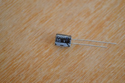 Купить Электролитические конденсаторы 100 мкф x 35 В - 8x6 мм 105 °C detaluhi.ho.ua Интернет магазин в Каменец-Подольском, устройства, радиодетали, интсрументы.