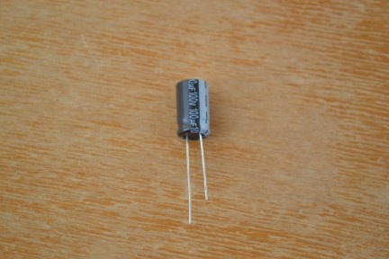 Купить Электролитические конденсаторы 100 мкф x 100 В - 17x10 мм 105 °C detaluhi.ho.ua Интернет магазин в Каменец-Подольском, устройства, радиодетали, интсрументы.