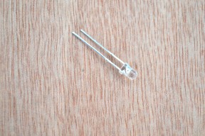 Купить Светодиод 3 мм, прозрачный, красного свечения - комплект 2 шт detaluhi.ho.ua Интернет магазин в Каменец-Подольском, устройства, радиодетали, интсрументы.