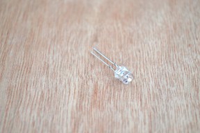 Купить Светодиод 5 мм, прозрачный, красного свечения detaluhi.ho.ua Интернет магазин в Каменец-Подольском, устройства, радиодетали, интсрументы.