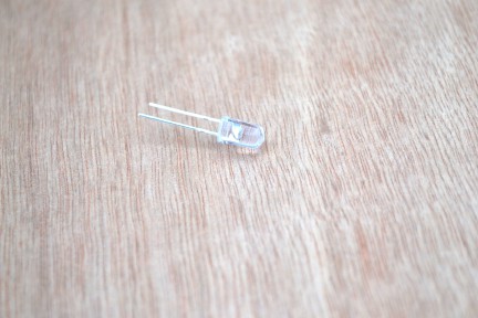 Купить Светодиод 5 мм, белого свечения detaluhi.ho.ua Интернет магазин в Каменец-Подольском, устройства, радиодетали, интсрументы.