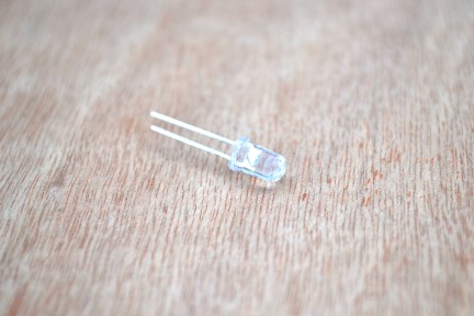 Купить Светодиод 5 мм, желтого свечения detaluhi.ho.ua Интернет магазин в Каменец-Подольском, устройства, радиодетали, интсрументы.