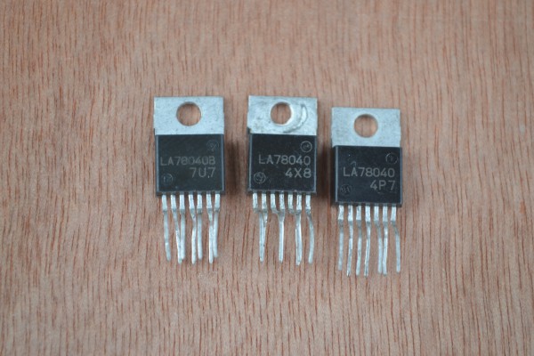 Купить Усилитель кадровой развертки LA78040B бу detaluhi.ho.ua Интернет магазин в Каменец-Подольском, устройства, радиодетали, интсрументы.