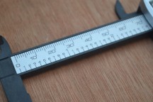 Купить Цифровой пластиковый штангенциркуль 100 мм - черный detaluhi.ho.ua Интернет магазин в Каменец-Подольском, устройства, радиодетали, интсрументы.