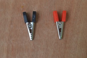 Купить Зажимы - типа крокодил, пара 30 (черный и красный) detaluhi.ho.ua Интернет магазин в Каменец-Подольском, устройства, радиодетали, интсрументы.