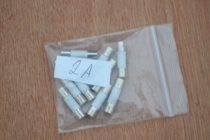 Купить Быстродействующий керамический предохранитель 2 А, 250 В, 5x20 мм detaluhi.ho.ua Интернет магазин в Каменец-Подольском, устройства, радиодетали, интсрументы.