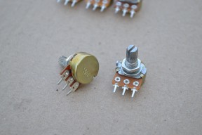 Купить Переменные резисторы 20 кОм detaluhi.ho.ua Интернет магазин в Каменец-Подольском, устройства, радиодетали, интсрументы.