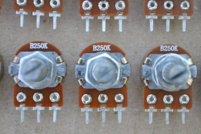 Купить Переменные резисторы 250 кОм detaluhi.ho.ua Интернет магазин в Каменец-Подольском, устройства, радиодетали, интсрументы.