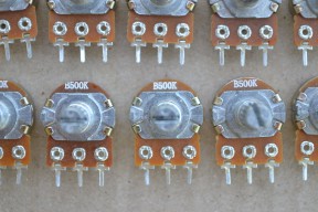 Купить Переменные резисторы 500 кОм detaluhi.ho.ua Интернет магазин в Каменец-Подольском, устройства, радиодетали, интсрументы.