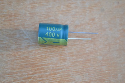 Купить Электролитические конденсаторы 100 мкф x 400 В - 31x18 мм 105 °C detaluhi.ho.ua Интернет магазин в Каменец-Подольском, устройства, радиодетали, интсрументы.